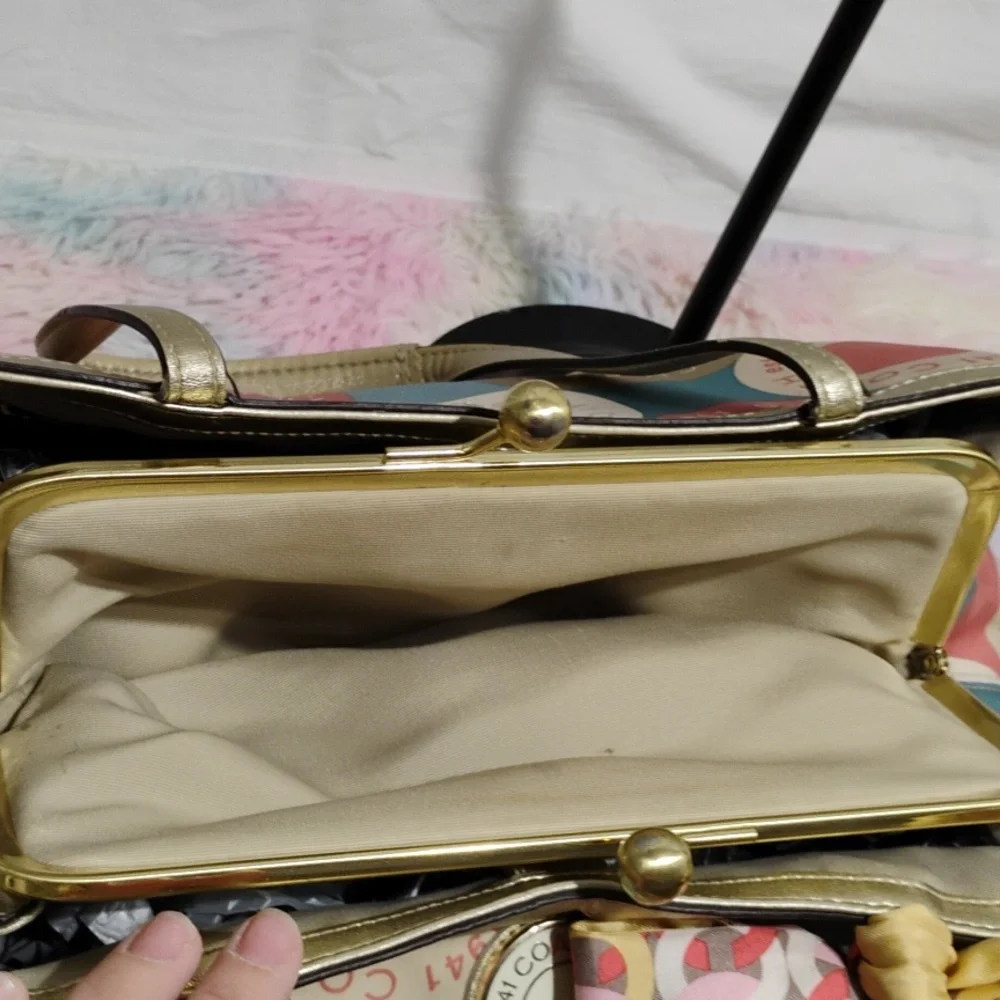 SALE! Coach Twist Lock 3 Compartment Vintage Shoulder Bag W Hangtags & Scarf - Picture 11 of 15